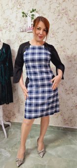Rochie cu dungi si maneci usor despicate,buzunare si dantela neagra