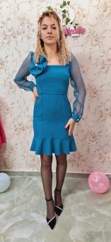 Rochie evazata turcoaz.