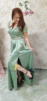 Rochie Ivona verde deschis cu pene si accesoriu