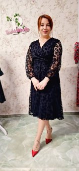 Rochie neagra cu model din catifea