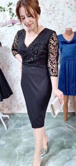 Rochie neagra eleganta cu maneci din tul si model cu accesoriu 3D