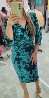 Rochie verde de ocazie cu model din catifea