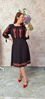 Rochie din 100% bumbac,model traditional cu imprimeu rosu si elastic in talie
