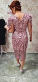 Rochie elegantă din tull cu paiete si fulgi la mâneci.