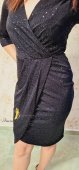 Rochie neagra elastica cu paiete si fusta petrecuta